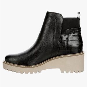 Dolce Vita Rielle Black Pull On Fashion Block Heel Rounded Toe Ankle Boots